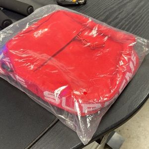 SUPREME BAG 60$ no negotiation